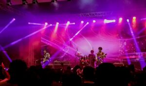 Show da banda Burnout Syndromes no Brasil durante o AF Première em 2024.