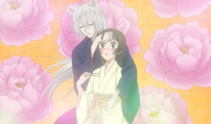 Captura de tela do anime Kamisama Hajimemashita. A imagem é de Tomoe e Nanami, os protagonistas.