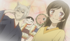 Captura de tela do anime Kamisama Hajimemashita. A imagem é dos personagens Tomoe, Nanami, Koutetsu e Onikiri.