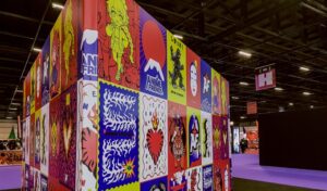 Painel decorativo no Anime Friends 2026.