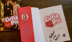 Novel Cutie Pie autografado pela autora BamBam.